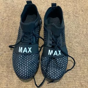 Black, MAX sport shoes size 11.5